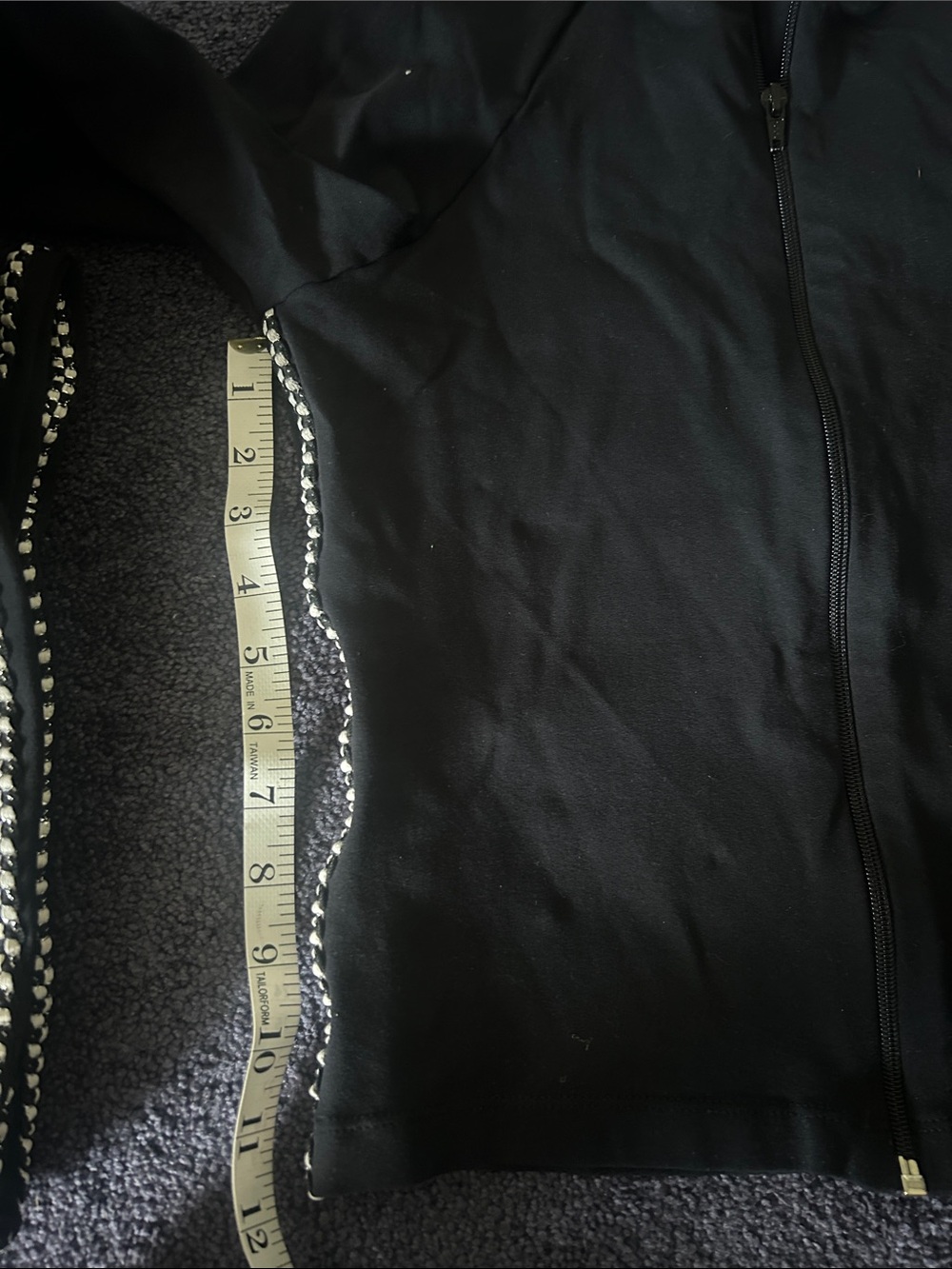 Black Chain-Trim Flared yoga Set - Picture 13 of 16